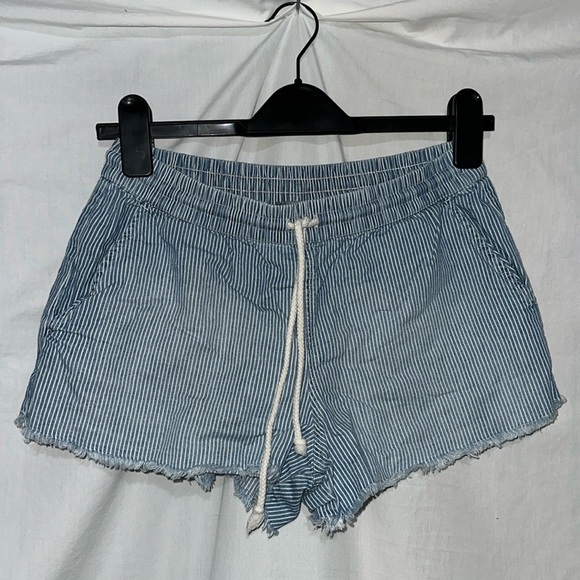 blue & white stripe chambray Aerie drawstring shorts size small - Picture 1 of 3